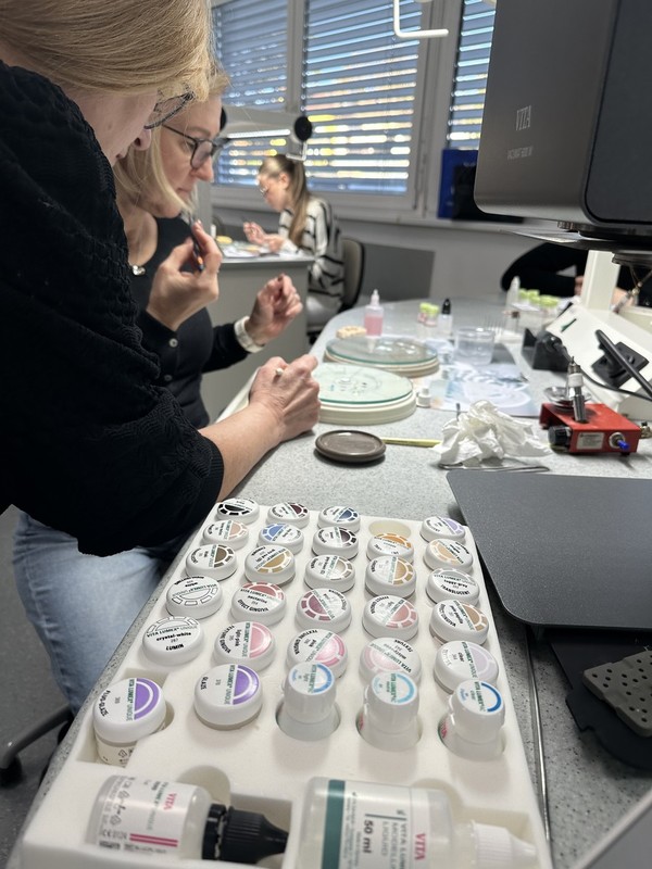 Umjetnost boje i teksture: mikro-layering za savršenu estetiku