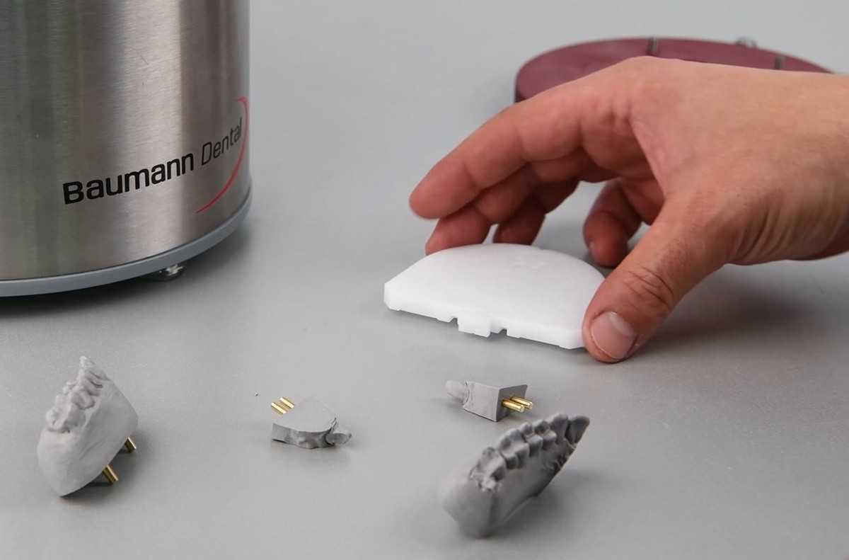 POPUNJENO - SUMMER DENTAL SCHOOL - Za mlade tehničare i učenike završne godine.